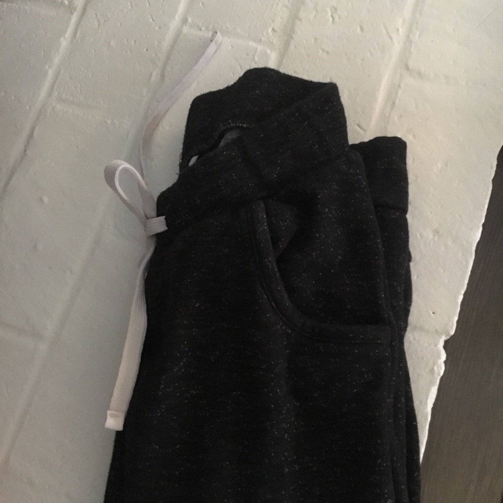 grey/black sweats